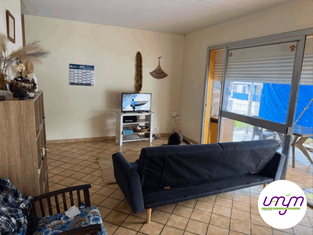 Maison F4 Yahoué à vendre : 3 chambres sur un terrain de 4 ares, agence immobilière Vanym